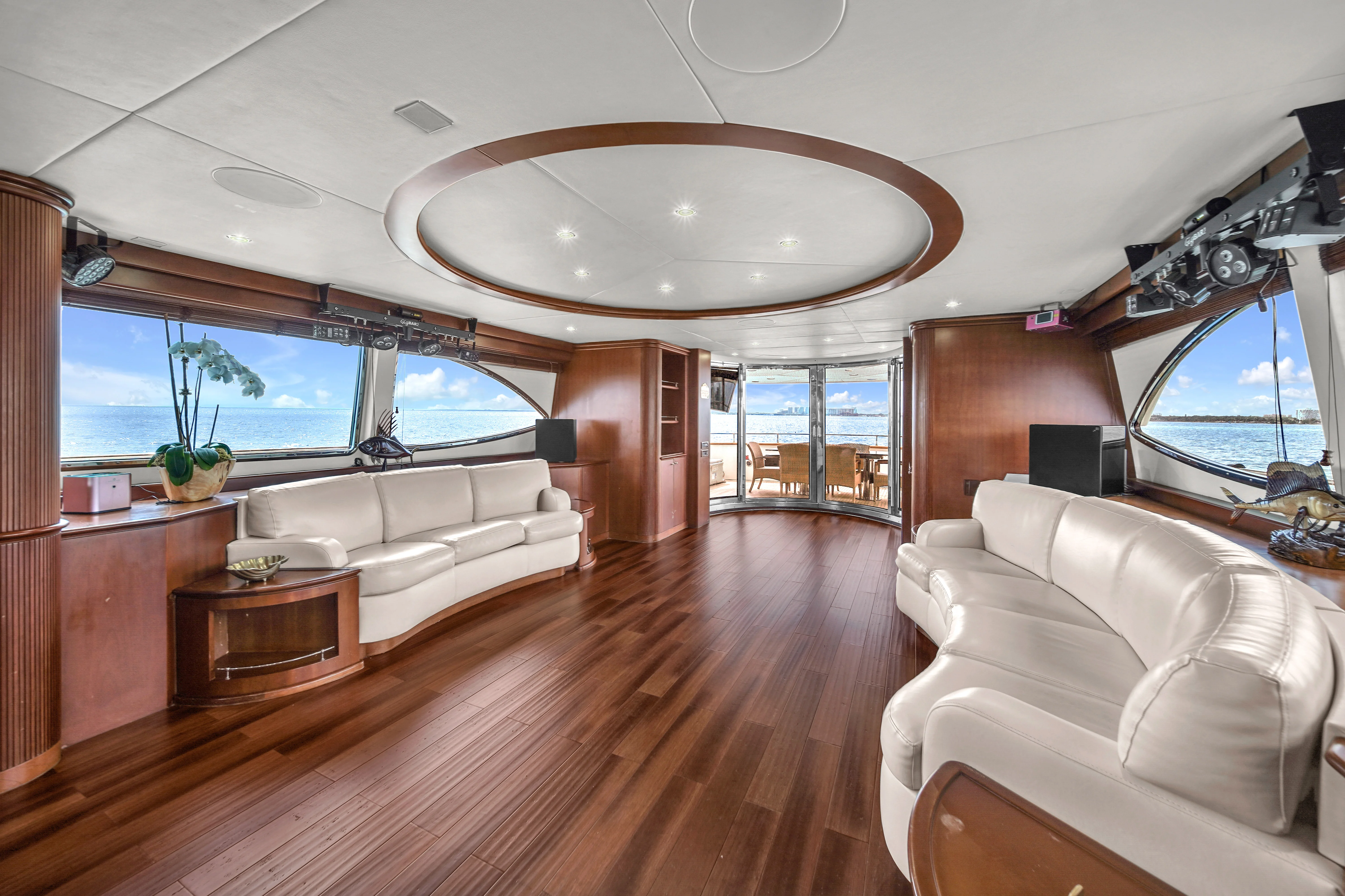 105ft Azimut Daniela crew quarters